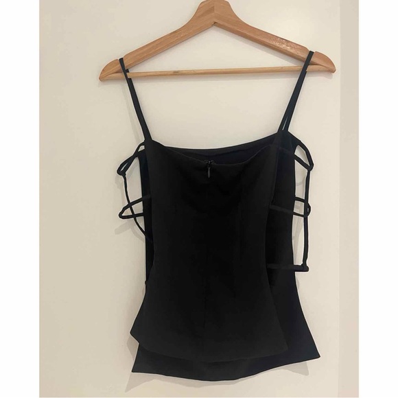 NWOT Cult Gaia Simone Strappy Cutout Top In Black Size S - Picture 3 of 5